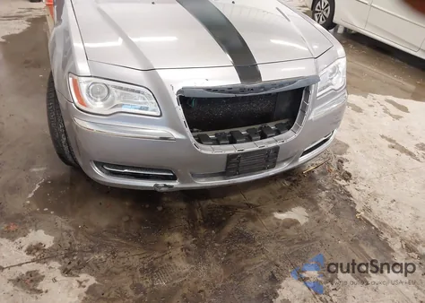 2014 Chrysler 300 z USA, uszkodzony, nr VIN 2C3CCAAG2EH264852